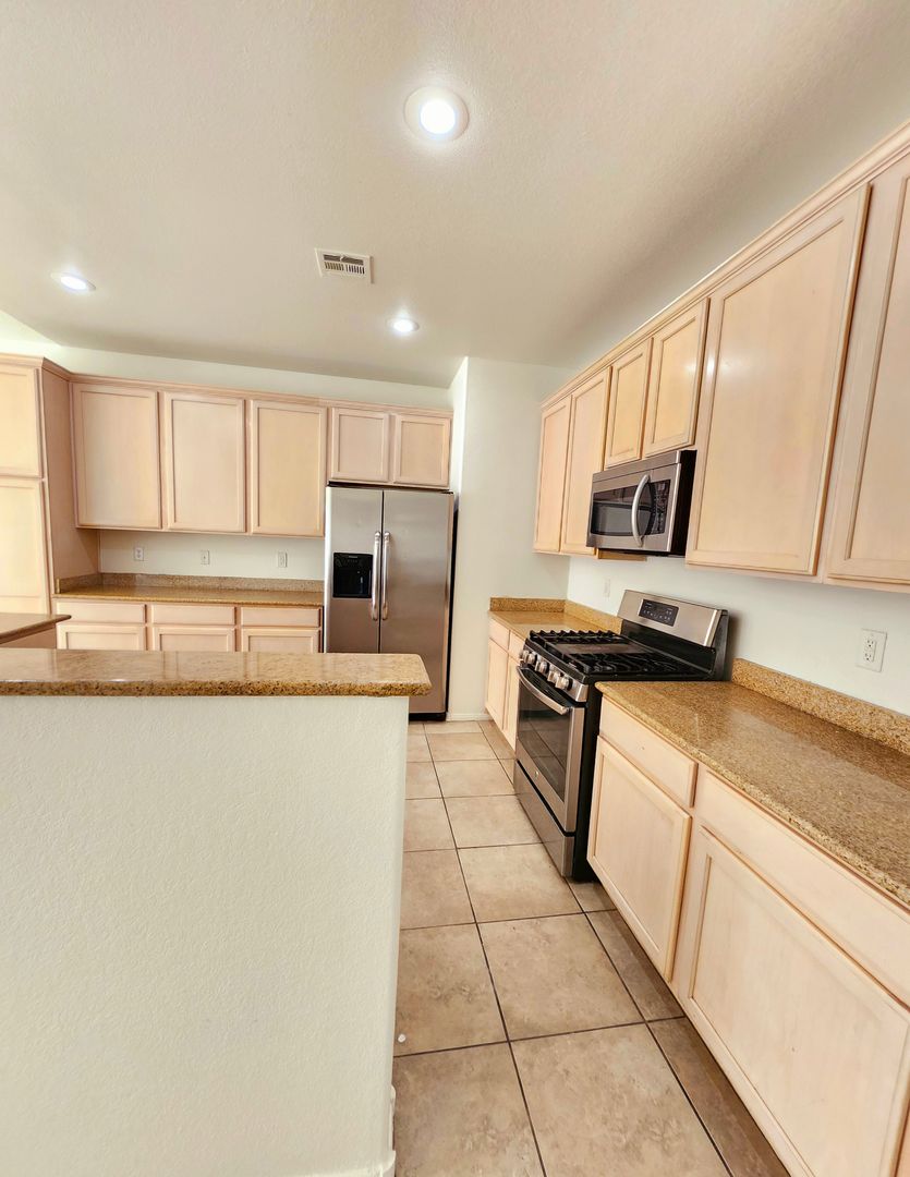 10742 Balmoral ST - Las Vegas - Nevada - 3 bed, 2.5 bath rental property