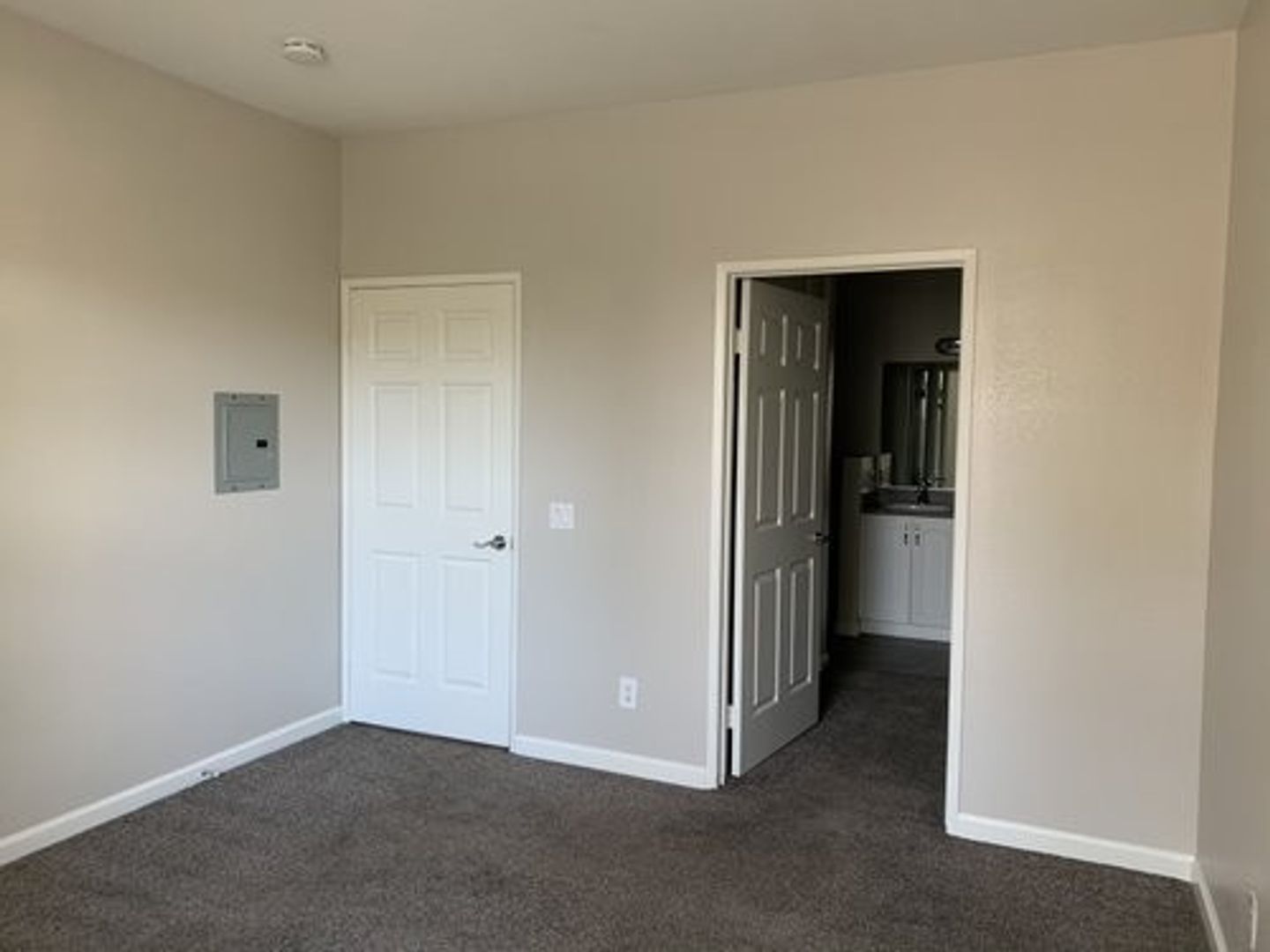 10911 Sabre Hills Dr., #360 - San Diego - California - 2 bed, 2 bath rental property
