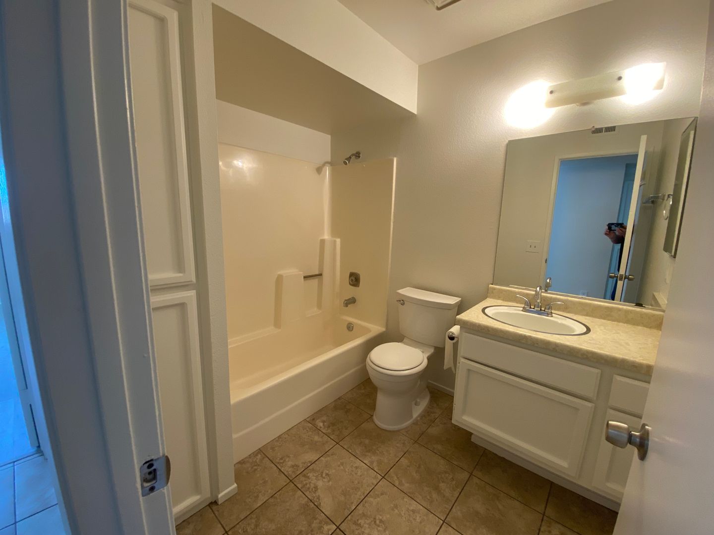 1117 Dianron Rd - Palmdale - California - 4 bed, 2 bath rental property