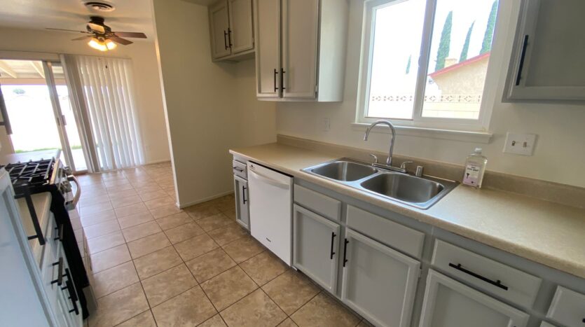 1117 Dianron Rd - Palmdale - California - 4 bed, 2 bath rental property