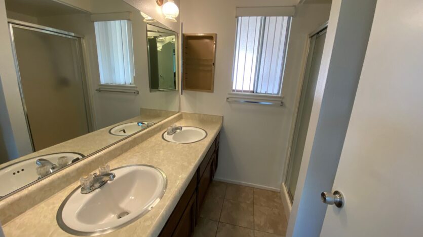 1117 Dianron Rd - Palmdale - California - 4 bed, 2 bath rental property