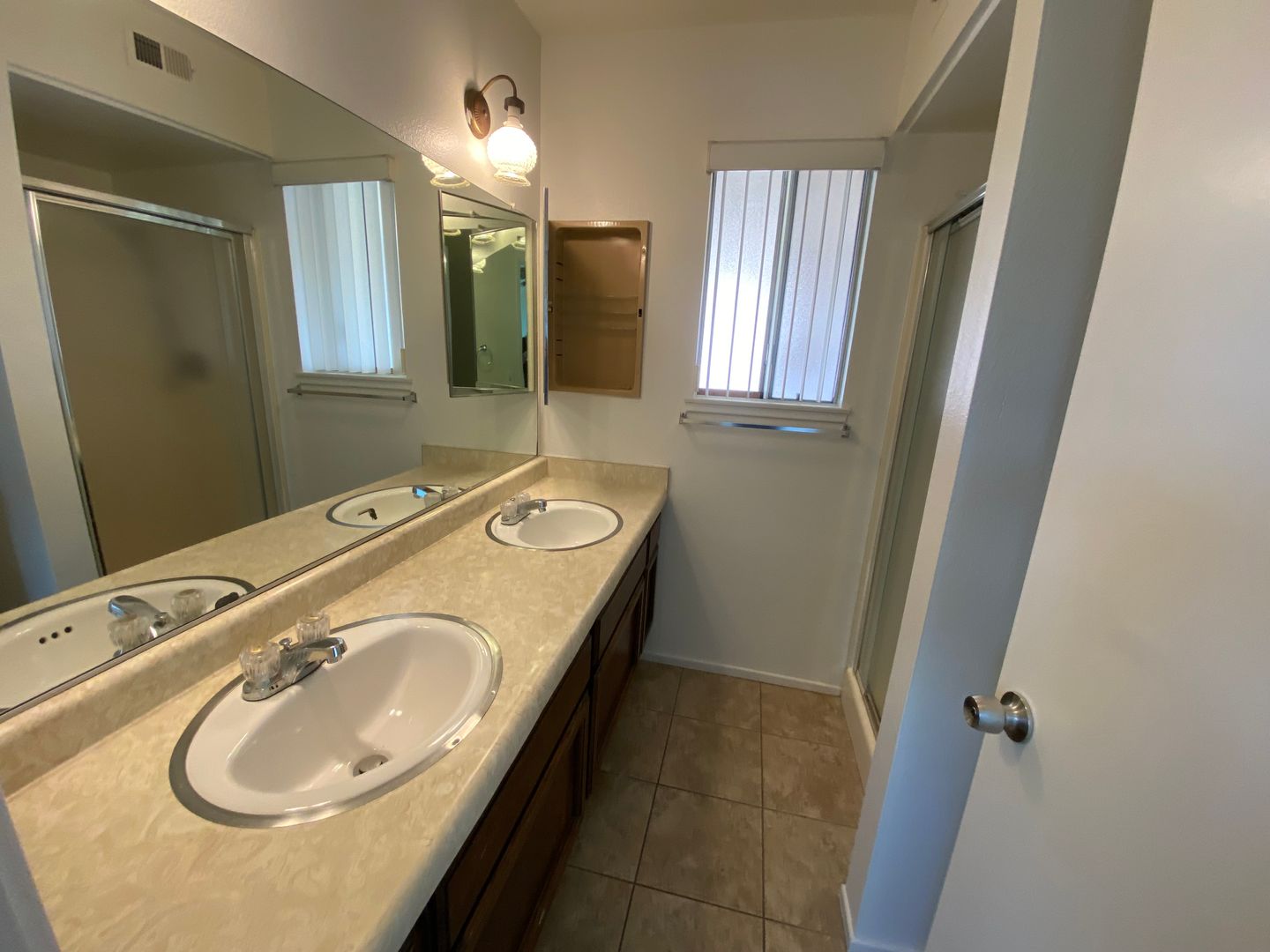 1117 Dianron Rd - Palmdale - California - 4 bed, 2 bath rental property