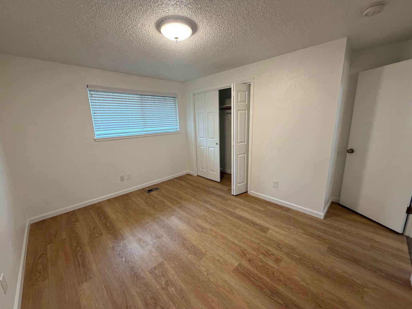 11219 105th Ave SW - Lakewood - Washington - 2 bed, 1 bath rental property