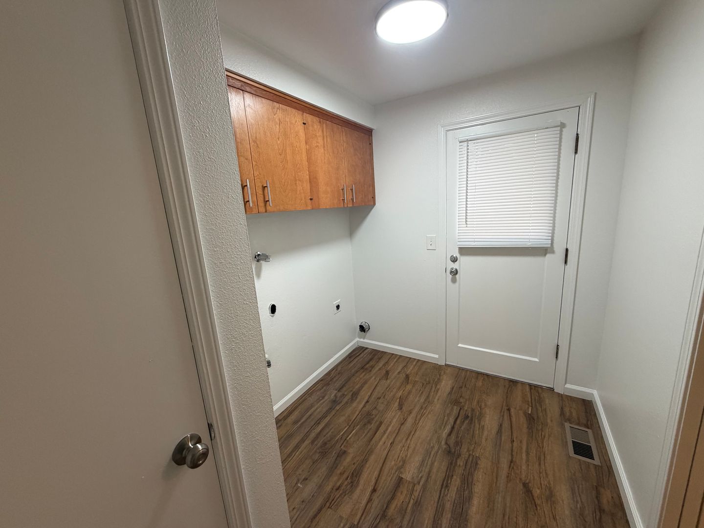 11219 105th Ave SW - Lakewood - Washington - 2 bed, 1 bath rental property