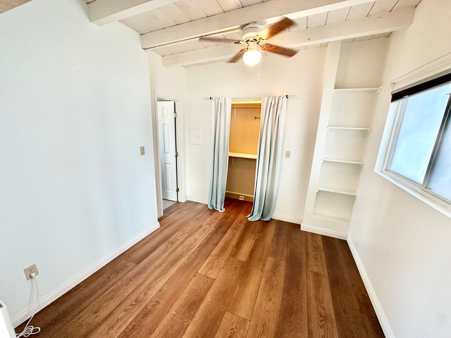 118-B 38th St. - Newport Beach - California - 1 bed, 1 bath rental property