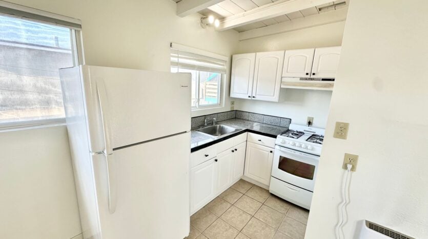 118-B 38th St. - Newport Beach - California - 1 bed, 1 bath rental property