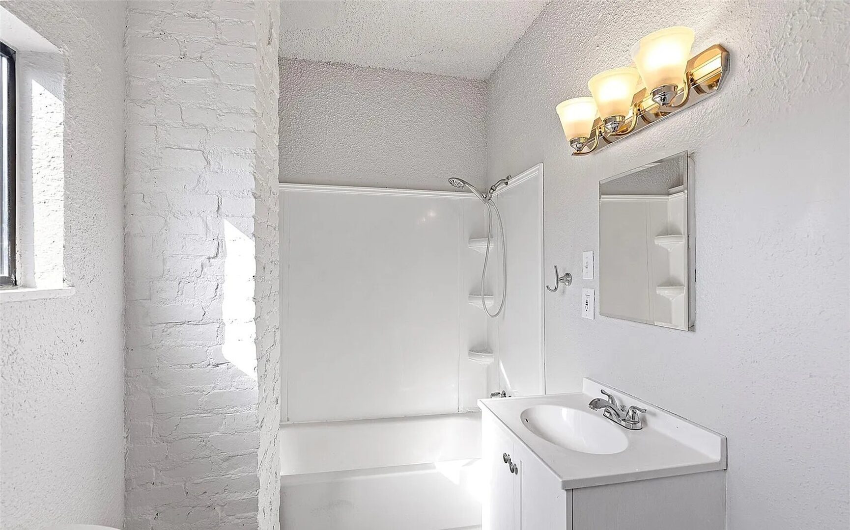 1214 8th Street - Tacoma - Washington - 4 bed, 1.5 bath rental property