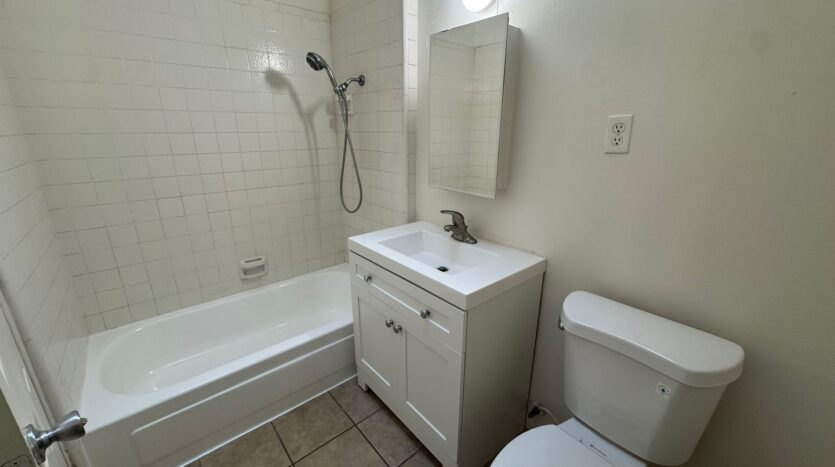 1244 E Broadway - Long Beach - California - 1 bed, 1 bath rental property