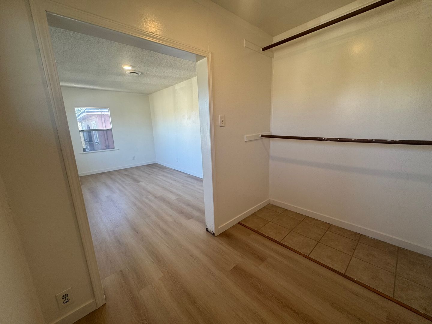 1244 E Broadway - Long Beach - California - 1 bed, 1 bath rental property
