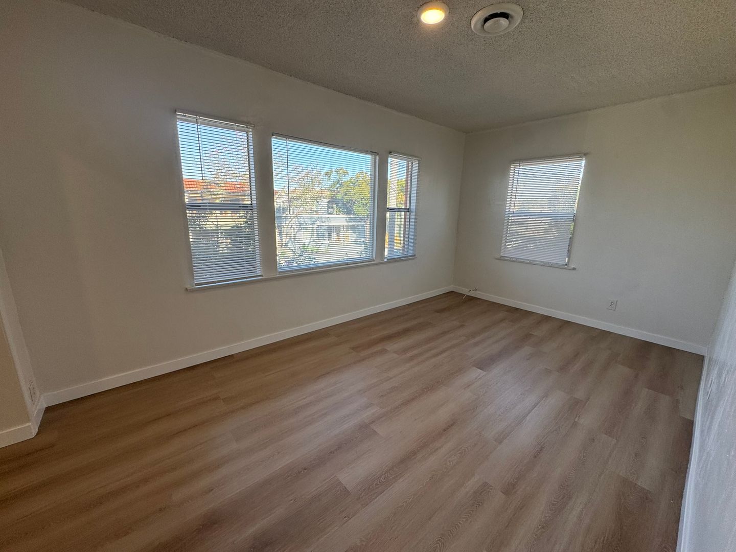 1244 E Broadway - Long Beach - California - 1 bed, 1 bath rental property