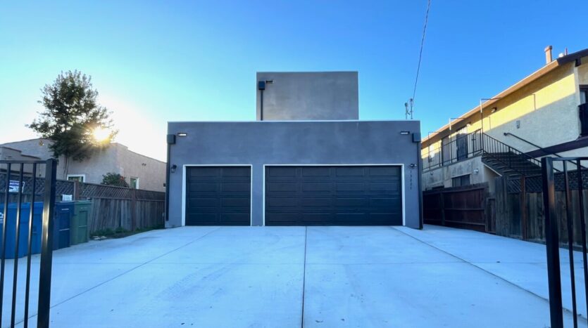 13227 Florwood Ave - Hawthorne - California - 4 bed, 4.5 bath rental property