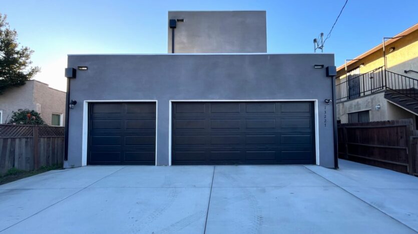 13227 Florwood Ave - Hawthorne - California - 4 bed, 4.5 bath rental property