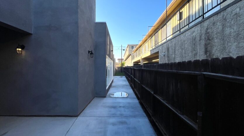 13227 Florwood Ave - Hawthorne - California - 4 bed, 4.5 bath rental property