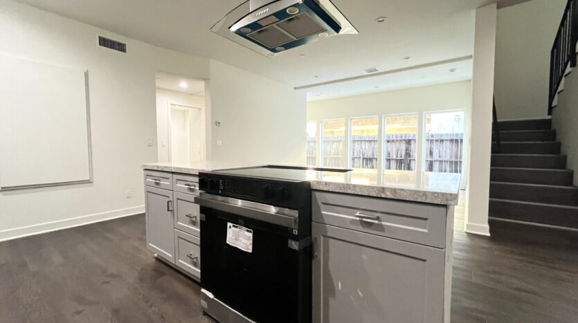 13227 Florwood Ave - Hawthorne - California - 4 bed, 4.5 bath rental property