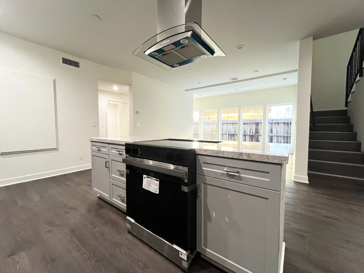 13227 Florwood Ave - Hawthorne - California - 4 bed, 4.5 bath rental property