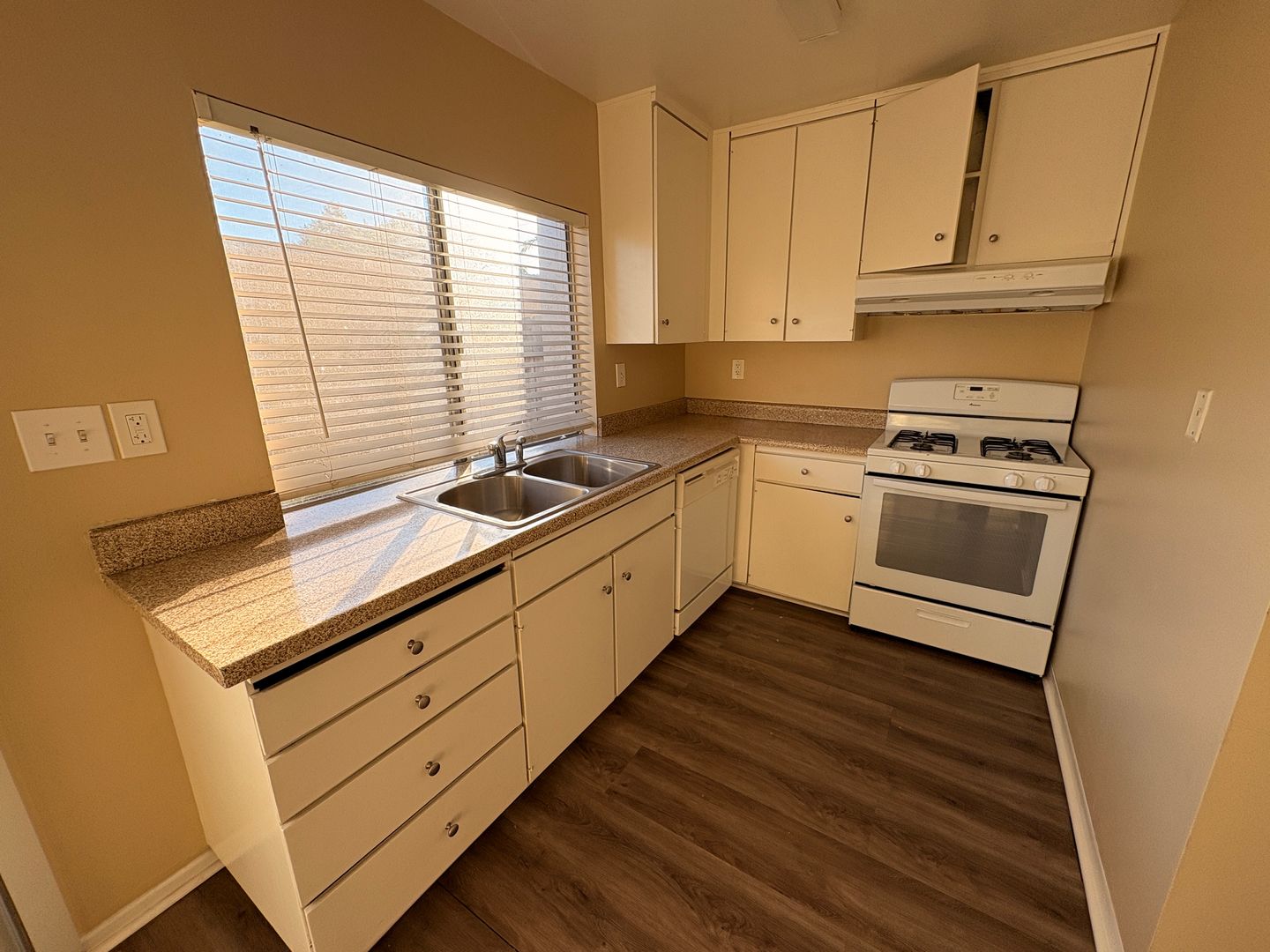 1330 E Foothill Blvd. - 53 - Glendora - California - 3 bed, 2.5 bath rental property