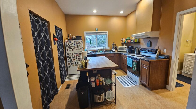 1339 Humboldt St. - A - Bellingham - Washington - 2 bed, 1 bath rental property