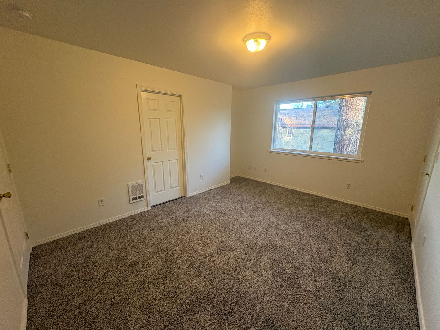 14 SE McKinley Ave - 2 - Bend - Oregon - 3 bed, 2.5 bath rental property