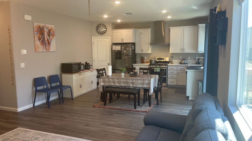 1424 Willowedge Way - Stockton - California - 4 bed, 3 bath rental property