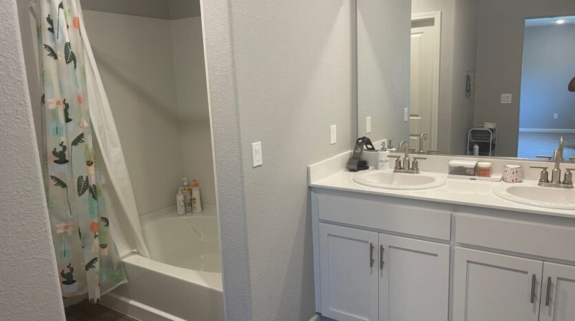 1424 Willowedge Way - Stockton - California - 4 bed, 3 bath rental property