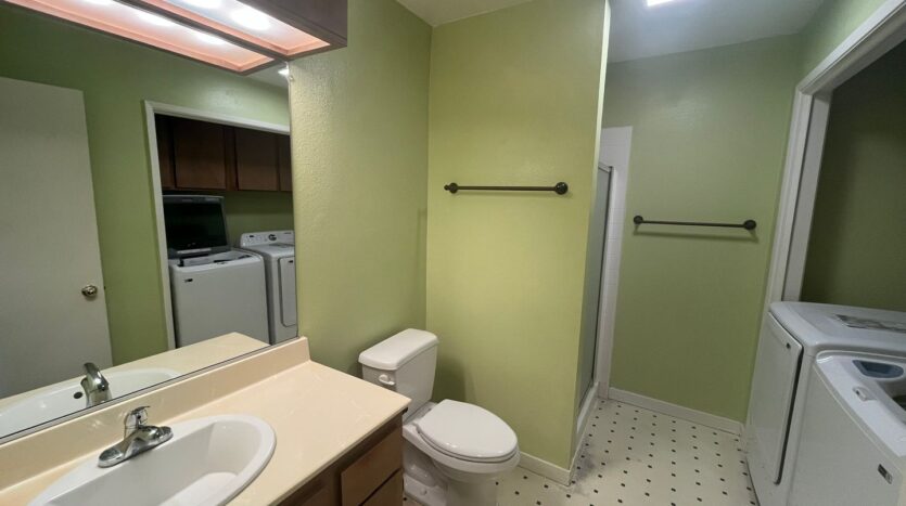 1523 Hood Rd Unit C - Sacramento - California - 2 bed, 2 bath rental property