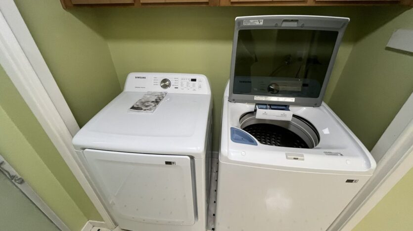 1523 Hood Rd Unit C - Sacramento - California - 2 bed, 2 bath rental property