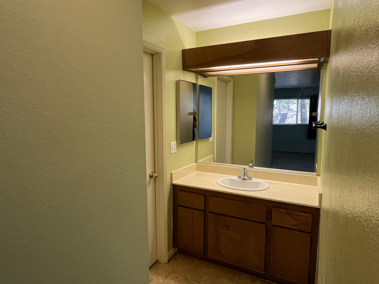 1523 Hood Rd Unit C - Sacramento - California - 2 bed, 2 bath rental property