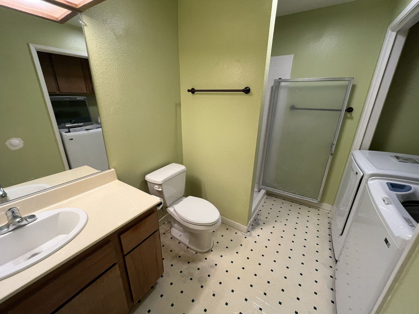 1523 Hood Rd Unit C - Sacramento - California - 2 bed, 2 bath rental property