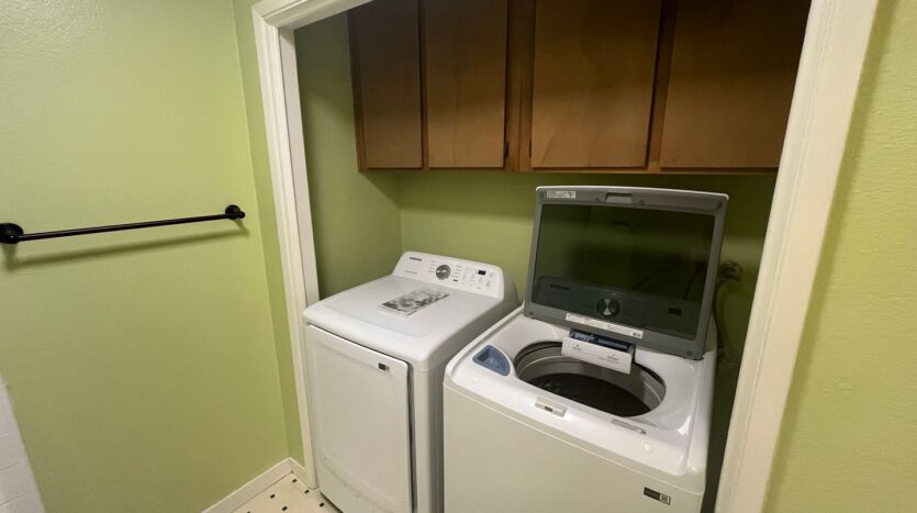 1523 Hood Rd Unit C - Sacramento - California - 2 bed, 2 bath rental property