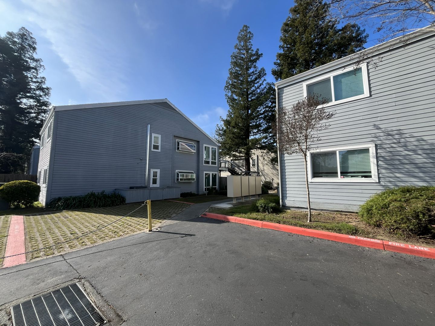 1523 Hood Rd Unit C - Sacramento - California - 2 bed, 2 bath rental property