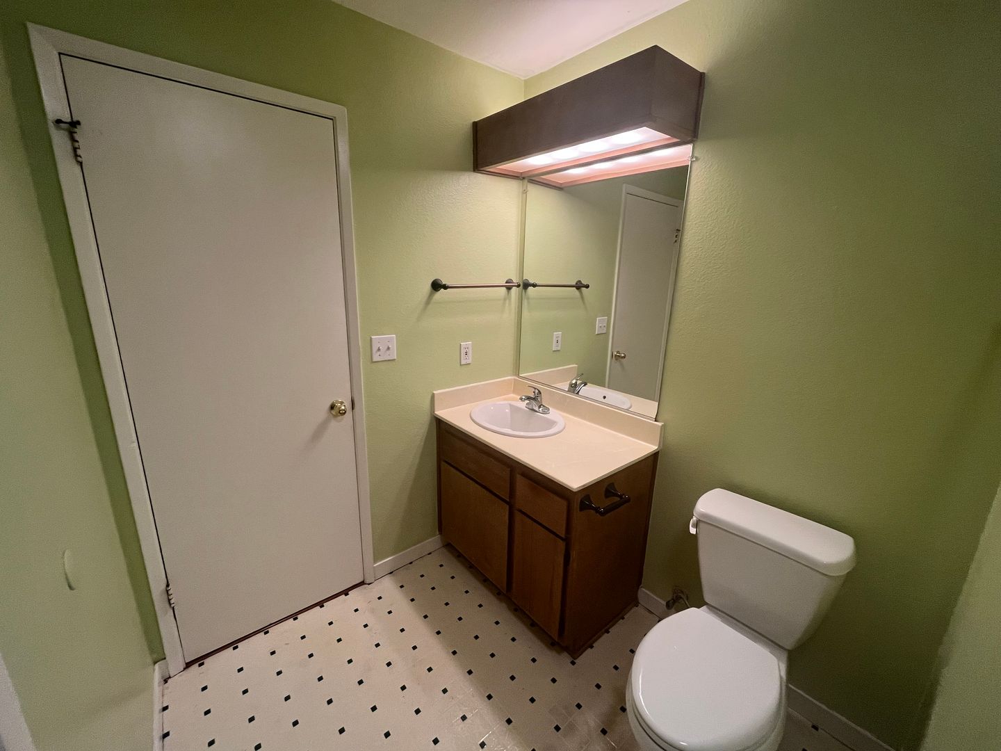 1523 Hood Rd Unit C - Sacramento - California - 2 bed, 2 bath rental property