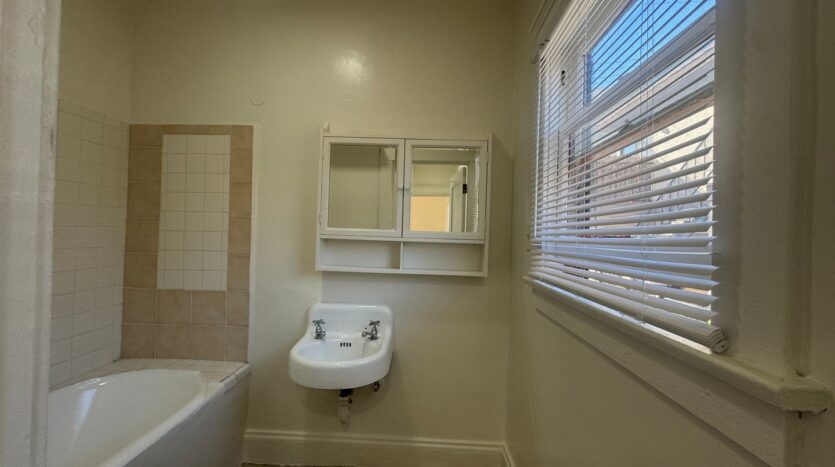 1538 E Third St  - Long Beach - California - 1 bath rental property