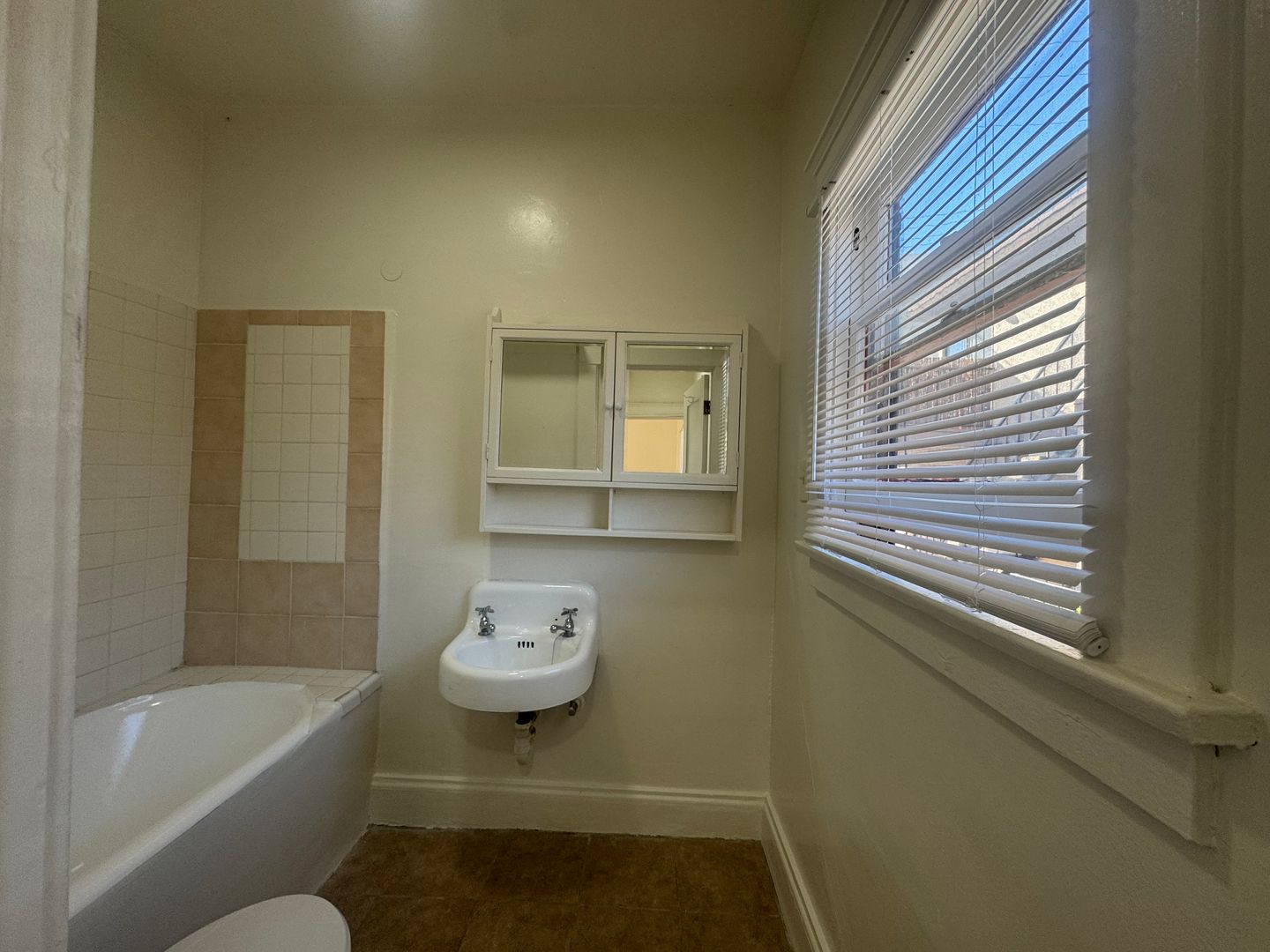 1538 E Third St  - Long Beach - California - 1 bath rental property
