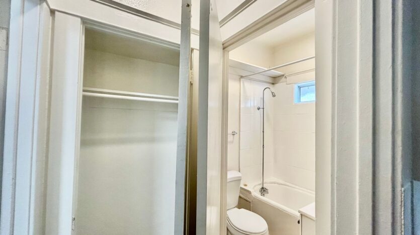 1538 E Third St  - Unit 11 - Long Beach - California - 1 bath rental property