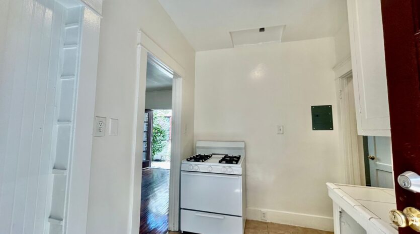 1538 E Third St  - Unit 11 - Long Beach - California - 1 bath rental property