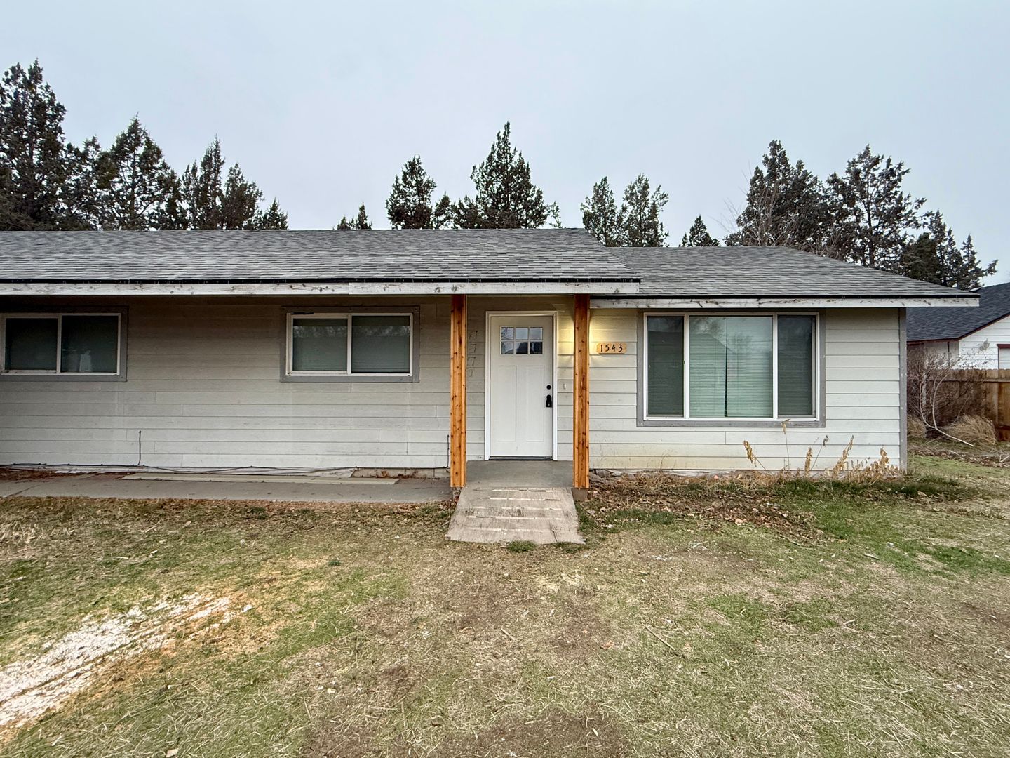 1543 NW Rimrock Dr - Redmond - Oregon - 3 bed, 1.5 bath rental property
