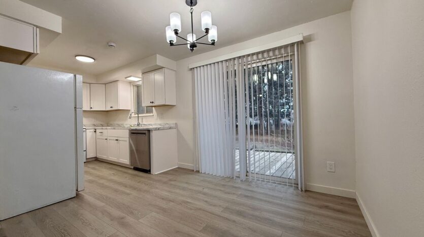 1543 NW Rimrock Dr - Redmond - Oregon - 3 bed, 1.5 bath rental property