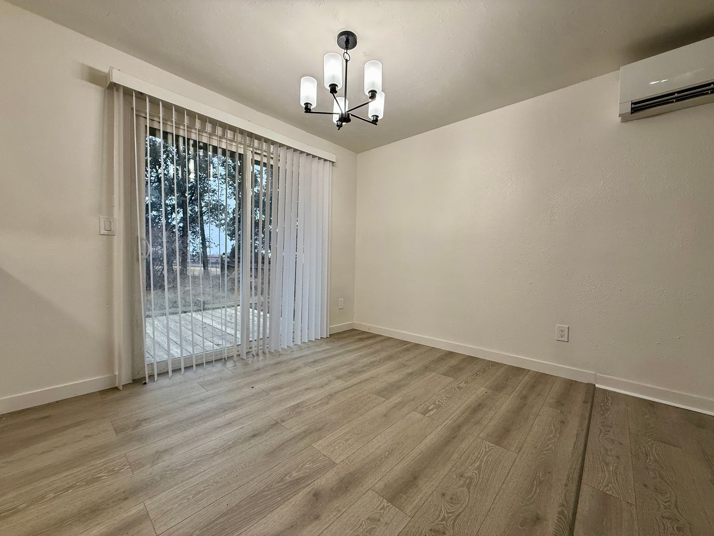 1543 NW Rimrock Dr - Redmond - Oregon - 3 bed, 1.5 bath rental property