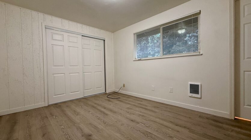 1543 NW Rimrock Dr - Redmond - Oregon - 3 bed, 1.5 bath rental property