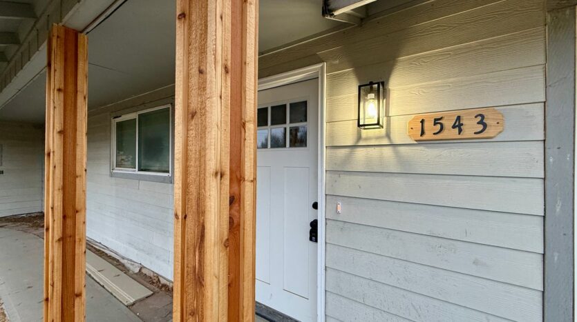 1543 NW Rimrock Dr - Redmond - Oregon - 3 bed, 1.5 bath rental property