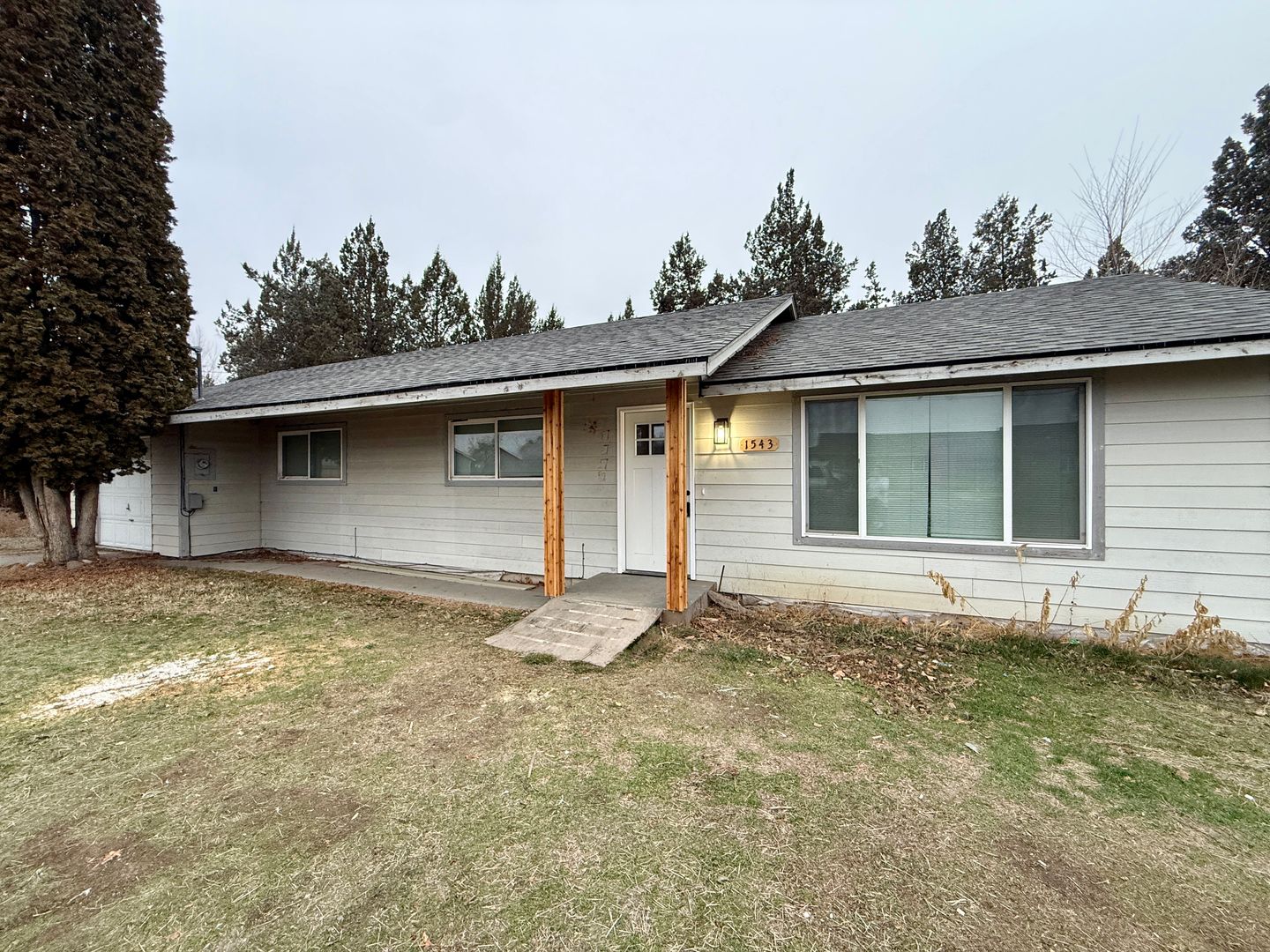 1543 NW Rimrock Dr - Redmond - Oregon - 3 bed, 1.5 bath rental property