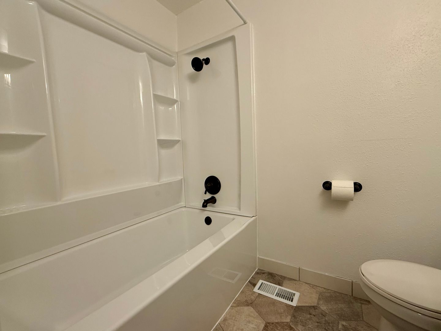 15571 SE Patricia Ct. - Milwaukie - Oregon - 3 bed, 2 bath rental property