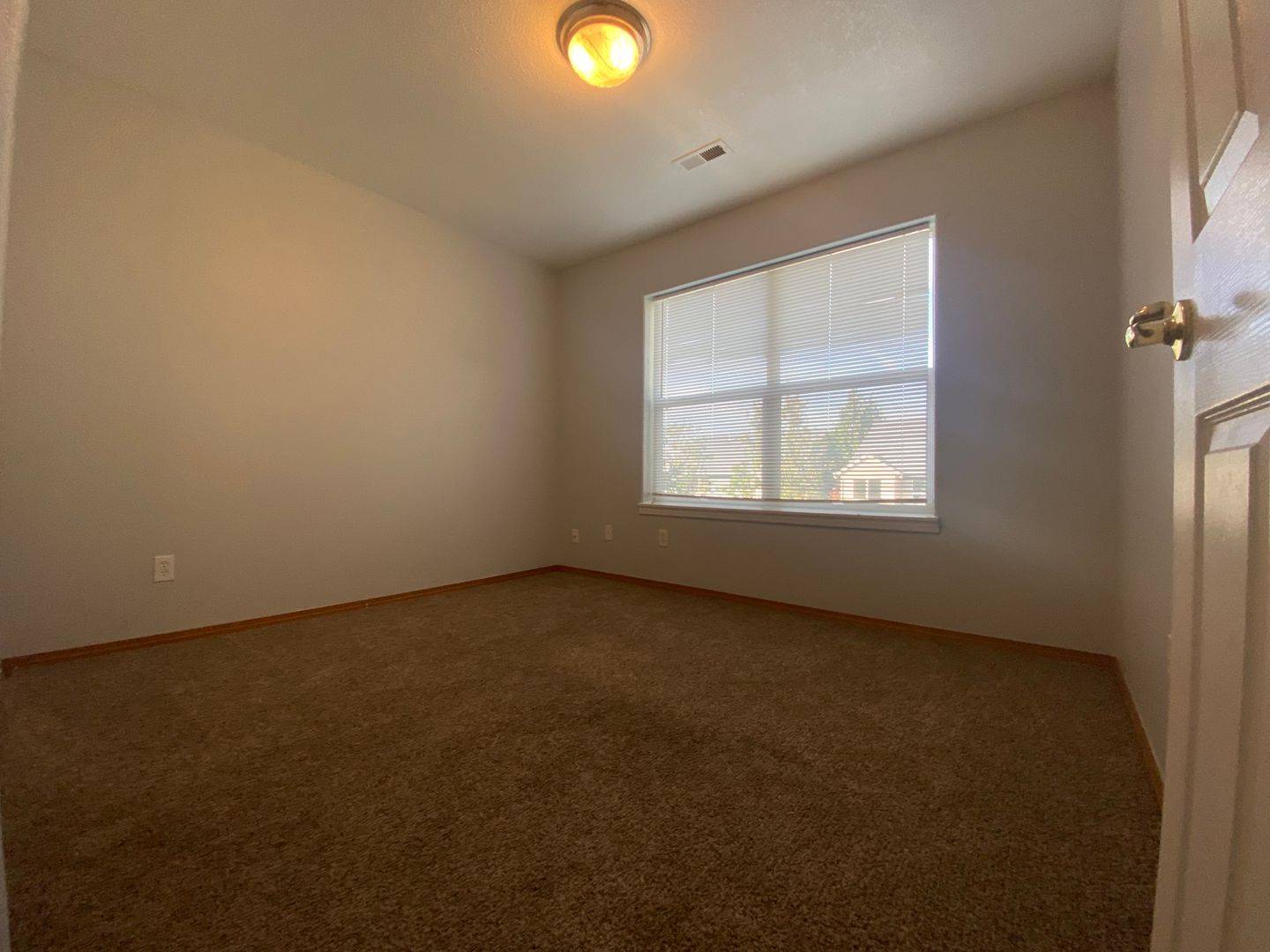 15626 NE Milton PL - Portland - Oregon - 3 bed, 2.5 bath rental property