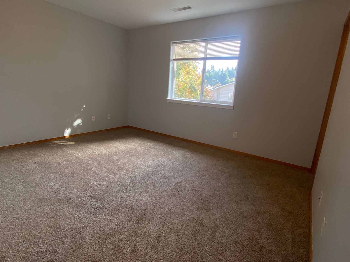 15626 NE Milton PL - Portland - Oregon - 3 bed, 2.5 bath rental property