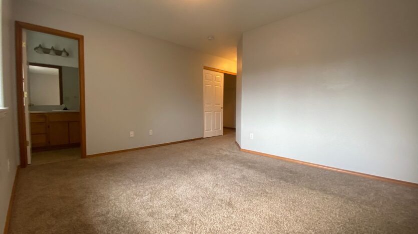 15626 NE Milton PL - Portland - Oregon - 3 bed, 2.5 bath rental property