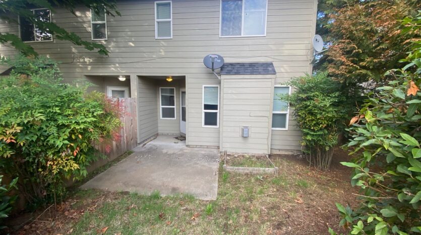 15626 NE Milton PL - Portland - Oregon - 3 bed, 2.5 bath rental property