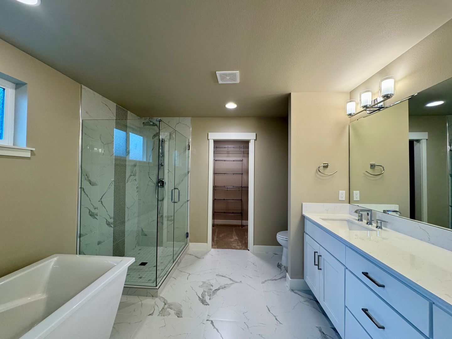 1606 106th PL SW - Everett - Washington - 3 bed, 2.5 bath rental property