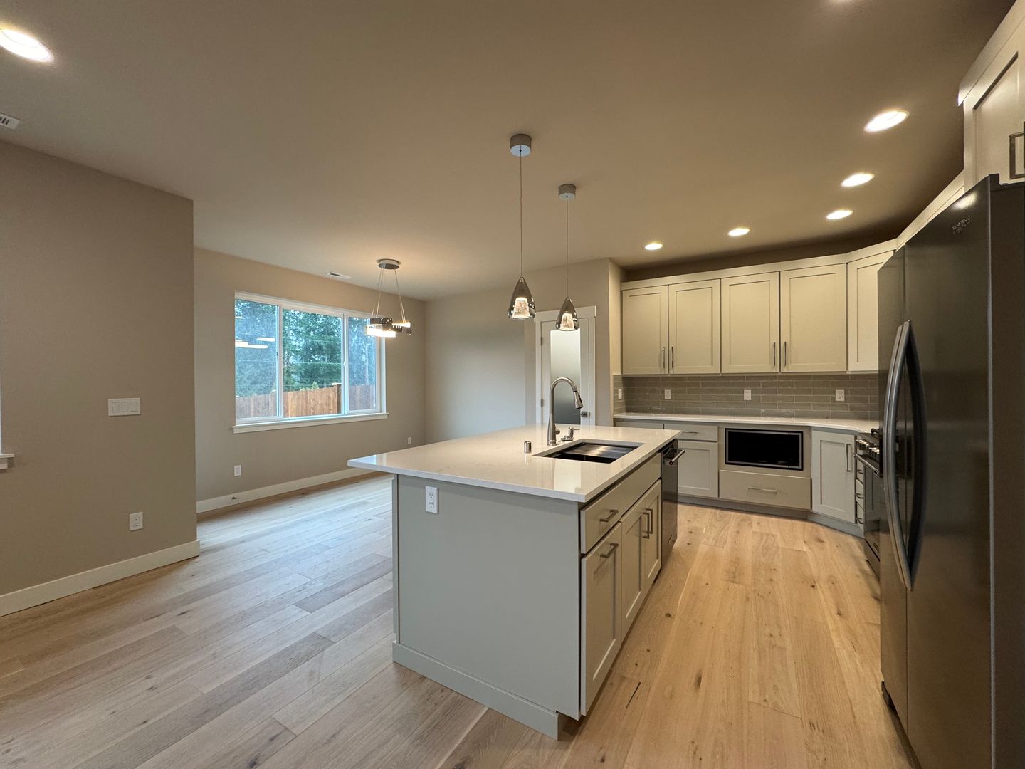 1606 106th PL SW - Everett - Washington - 3 bed, 2.5 bath rental property