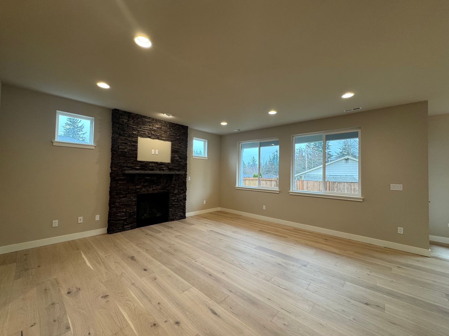 1606 106th PL SW - Everett - Washington - 3 bed, 2.5 bath rental property