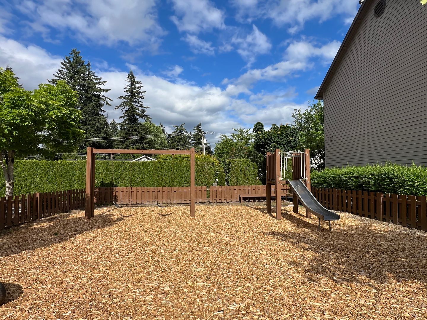 16733 NE Halsey St. - Portland - Oregon - 3 bed, 2.5 bath rental property